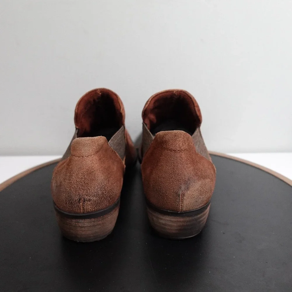 Born suede slip